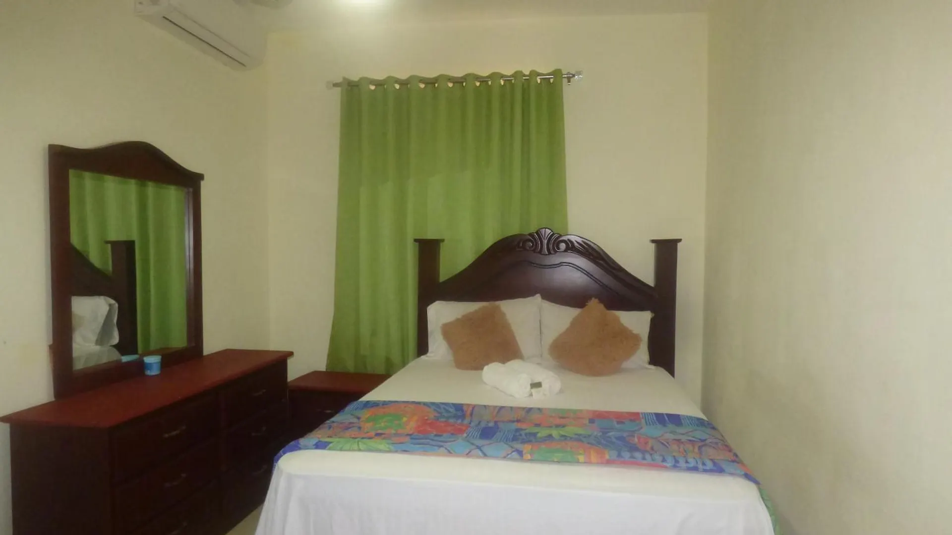 Hotel Enrique I Gazcue, Bed And Breakfast Santo Domingo 0*,